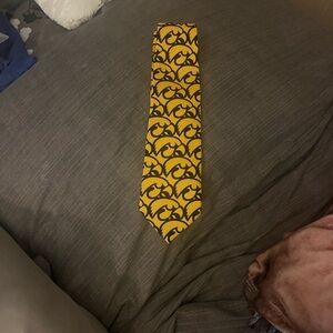 Iowa Hawkeye’s Yellow and Black Men's Tie